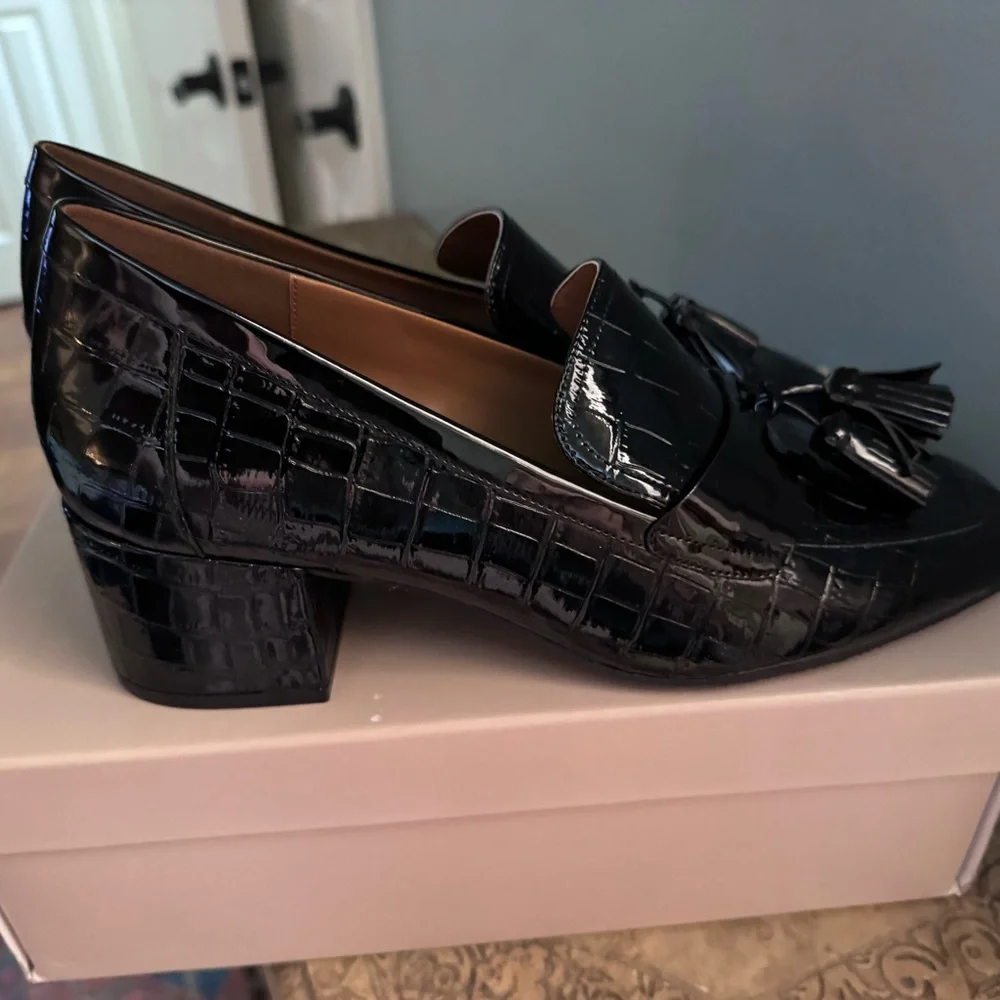 Donald J. Pliner Black Crocco Patent Kressida heeled loafers - Picture 3 of 8